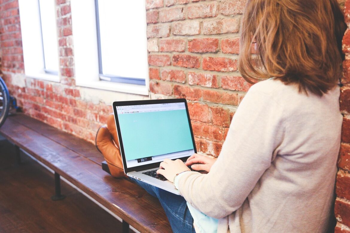 Maximizing Value: Pinpointing the Ideal Laptop Buying Season in 2025